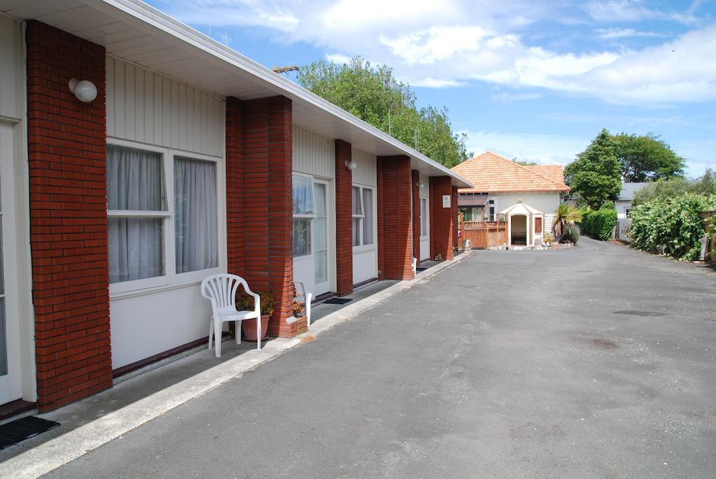 Manhattan Lodge Motel Hamilton Extérieur photo