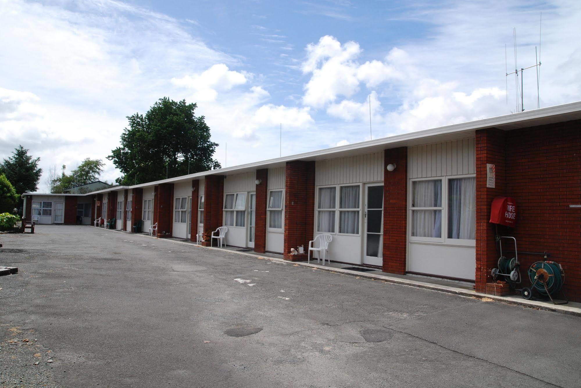 Manhattan Lodge Motel Hamilton Extérieur photo