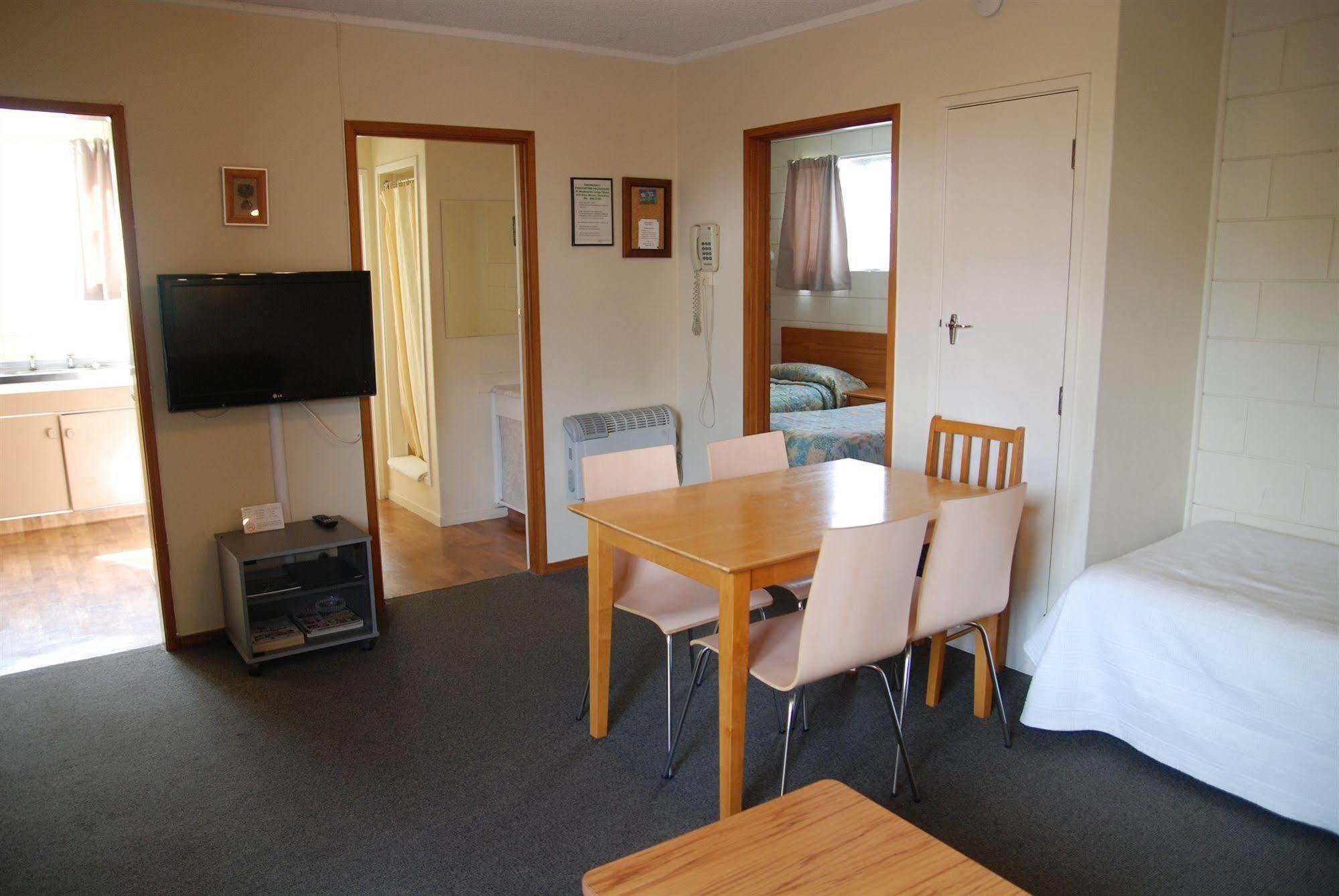 Manhattan Lodge Motel Hamilton Extérieur photo