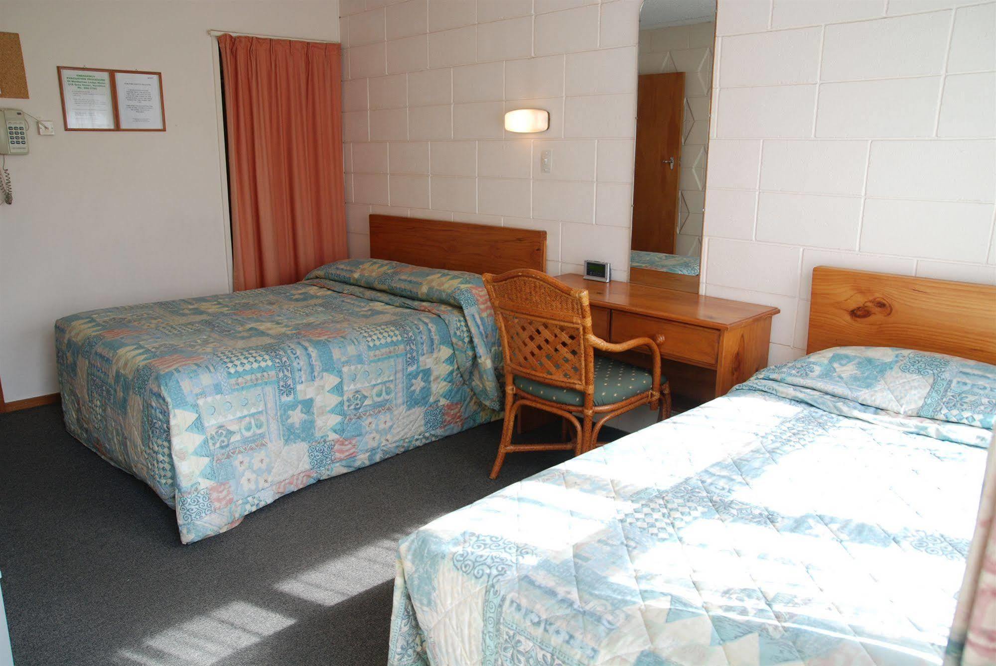Manhattan Lodge Motel Hamilton Extérieur photo