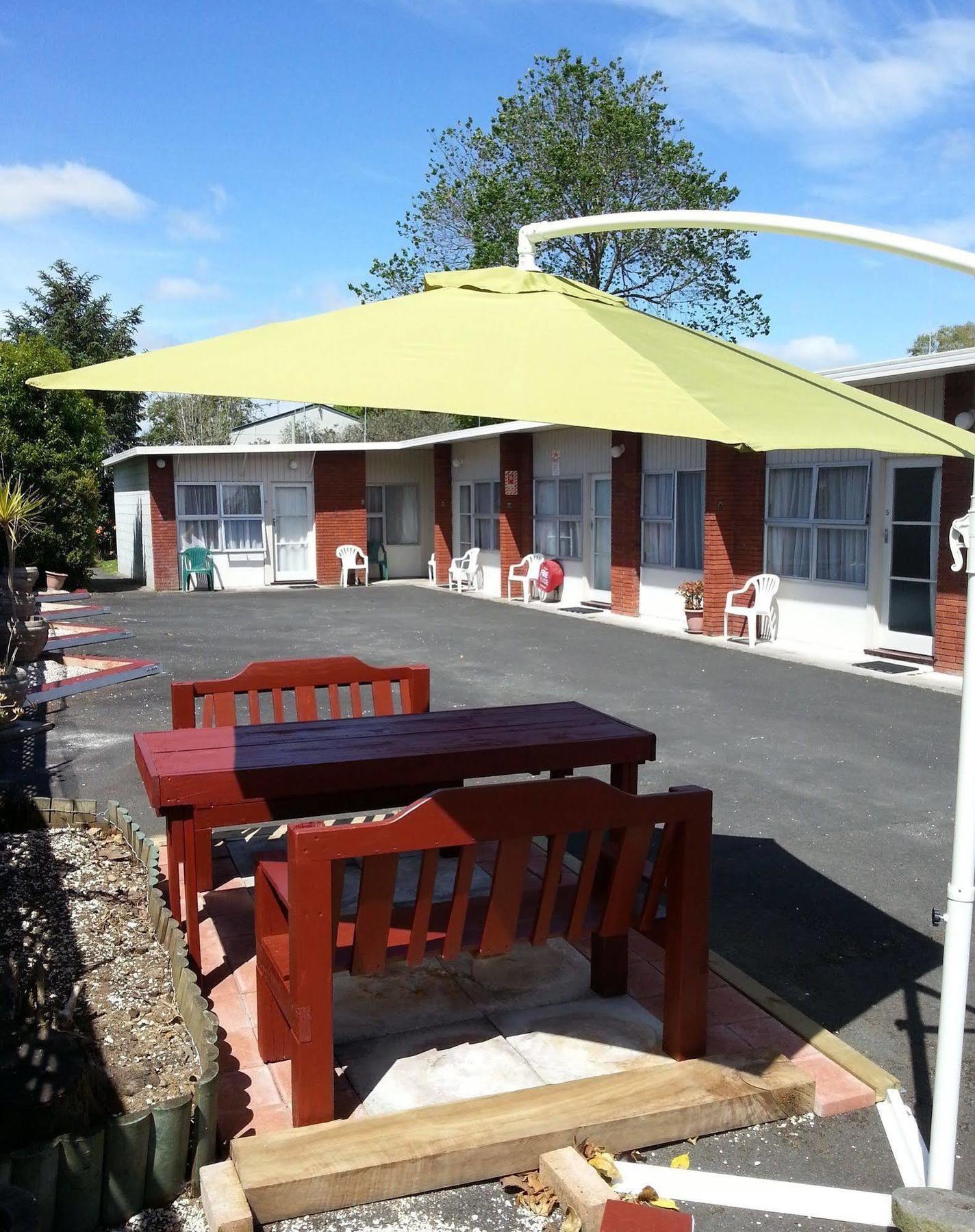 Manhattan Lodge Motel Hamilton Extérieur photo