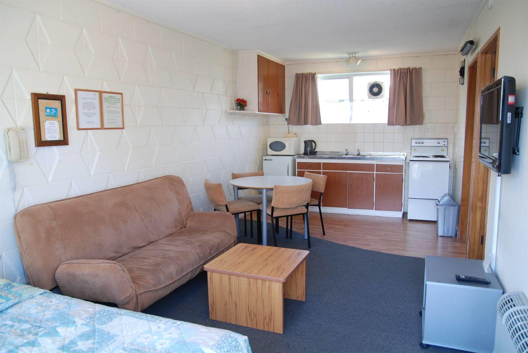 Manhattan Lodge Motel Hamilton Extérieur photo