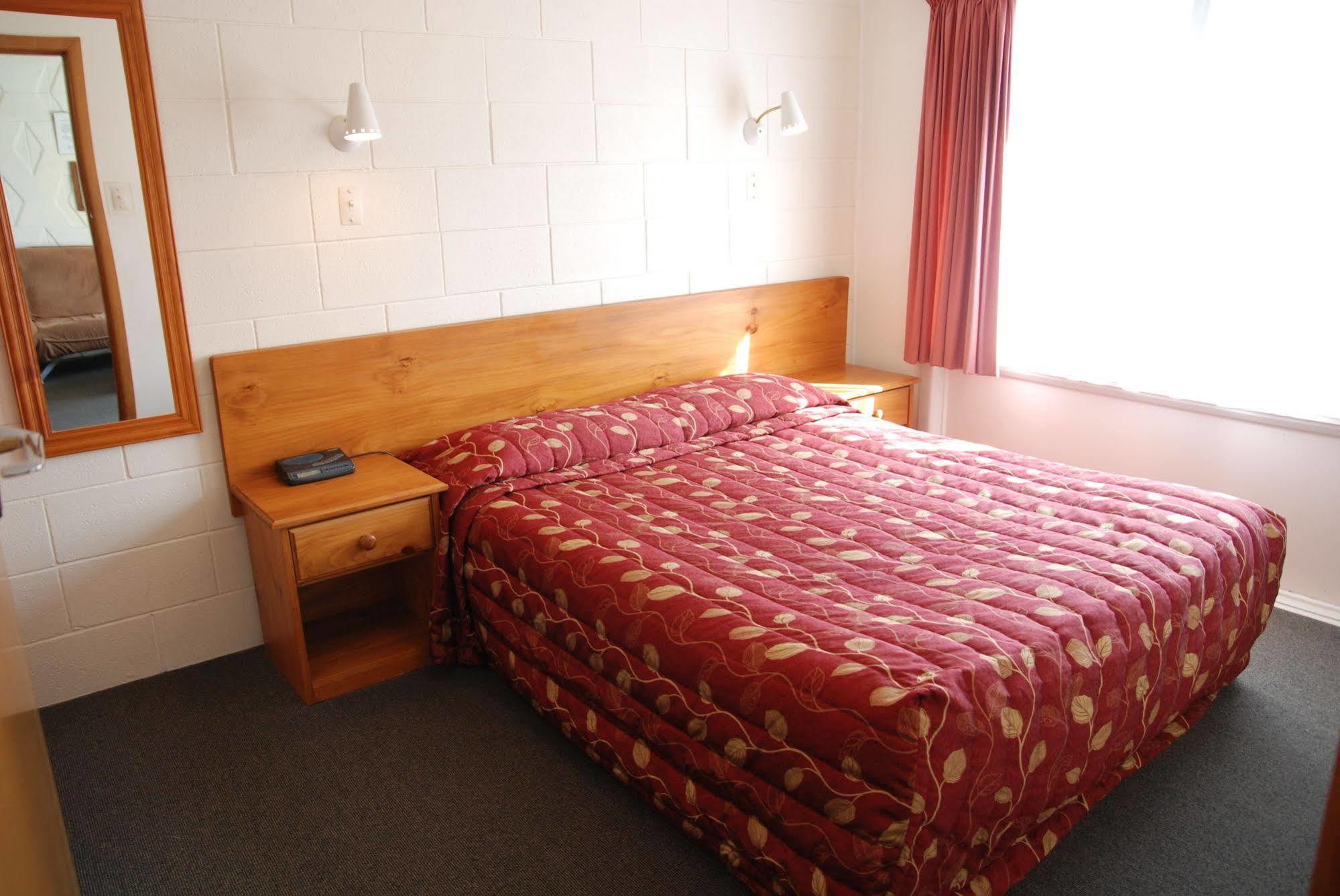 Manhattan Lodge Motel Hamilton Extérieur photo